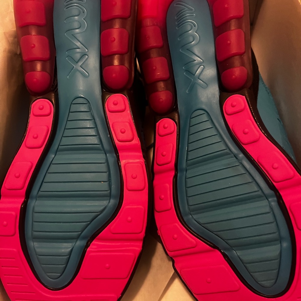New W 7.5 Nike air max 270